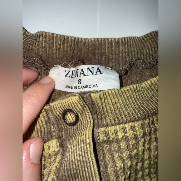 Zenana Pigment-dyed, Waffle-Knit, Long-Sleeve Henley Shirt Size Small Olive - Picture 7 of 8